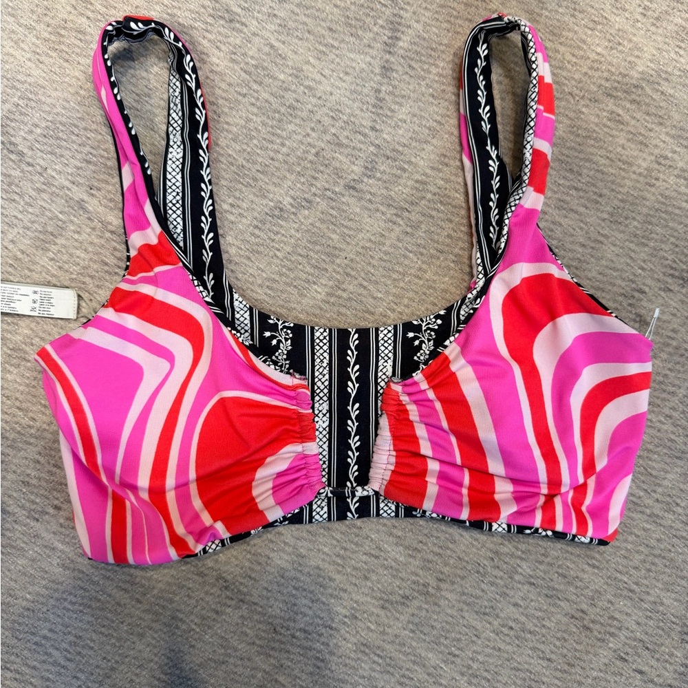 NWOT Maaji Bikini Top size small